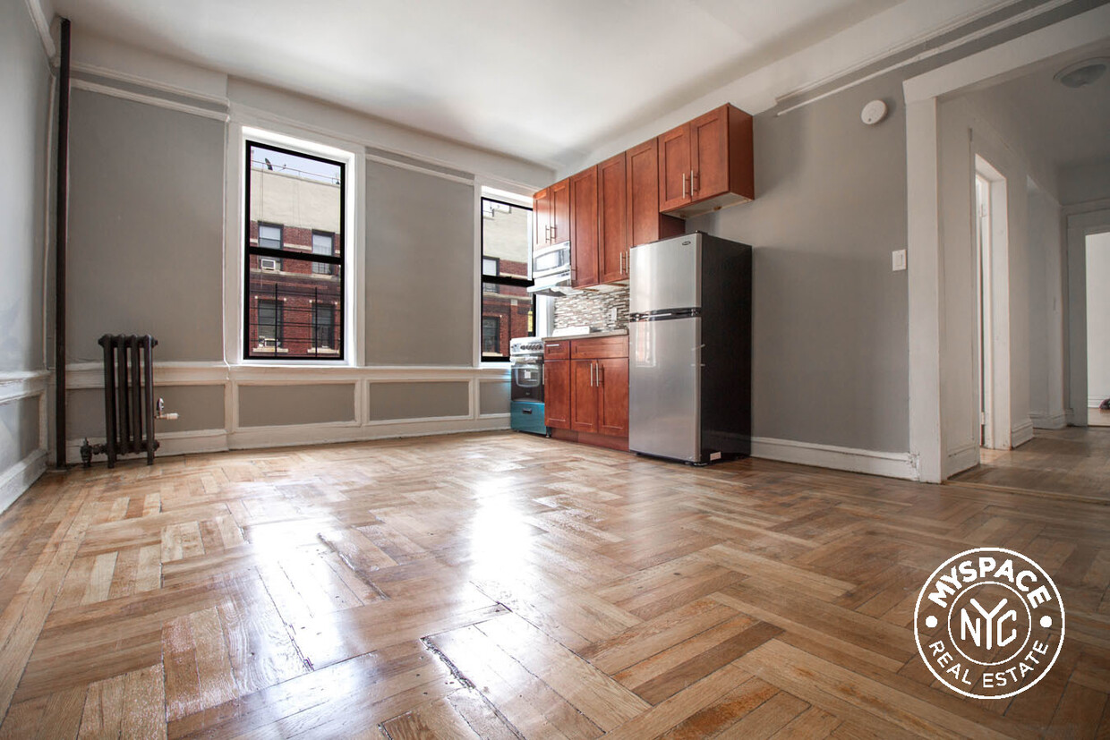 Primary Photo - 2025 Regent Pl