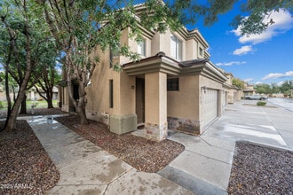 Building Photo - 705 W Queen Creek Rd