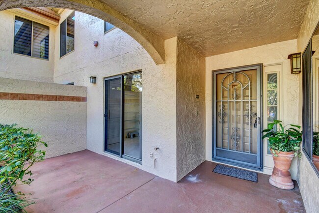 Building Photo - 15362 Strathearn Dr