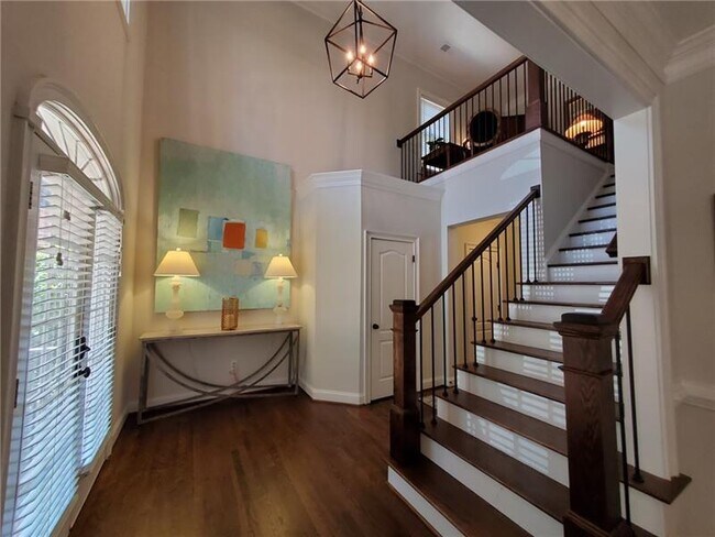 Building Photo - 2537 Oglethorpe Cir NE