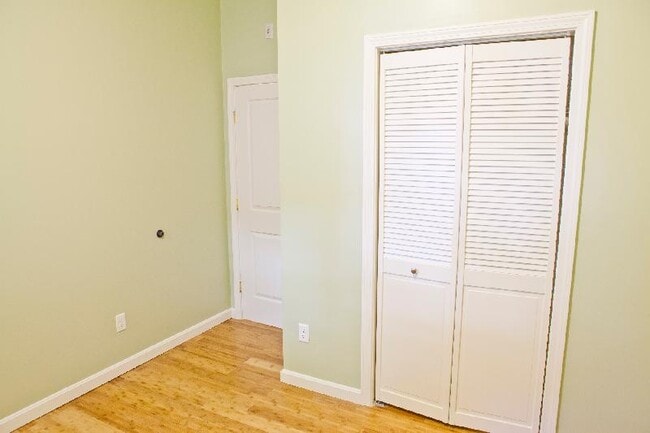 Building Photo - 23 Evergreen St