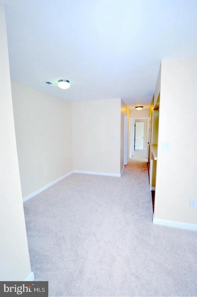 Foto del edificio - 6710 Ridge Rd