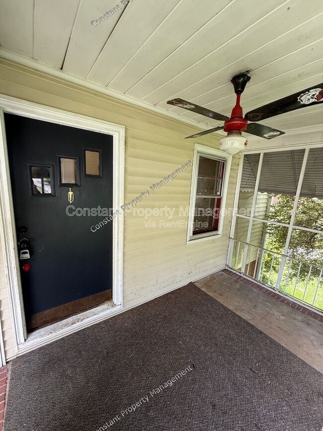 Building Photo - 3069 Somerset Dr