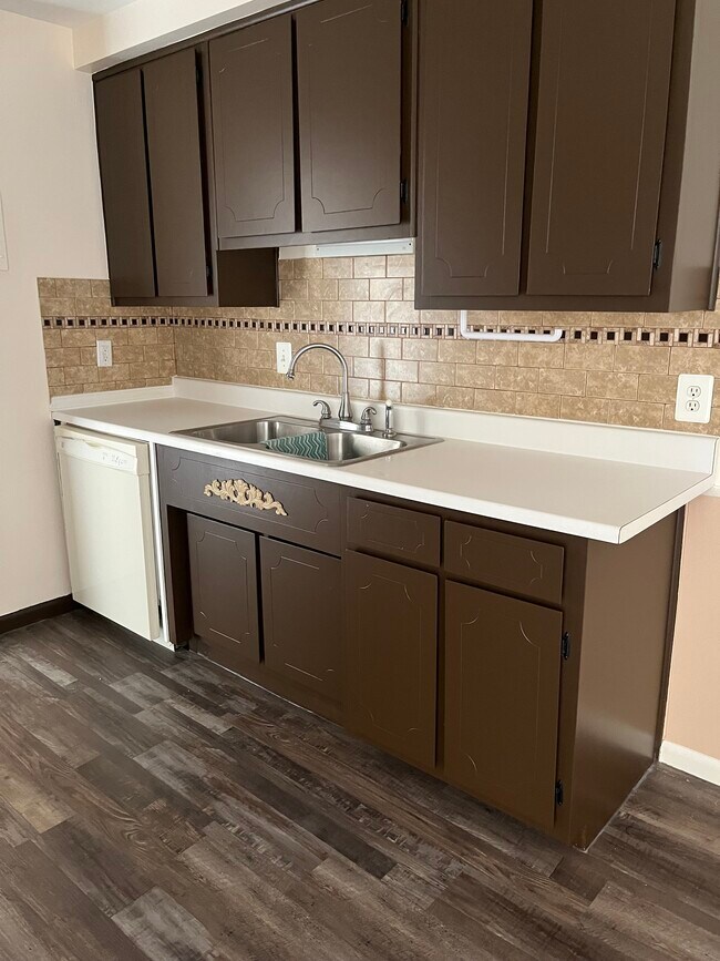 Foto del edificio - 17060 E 11 Mile Rd