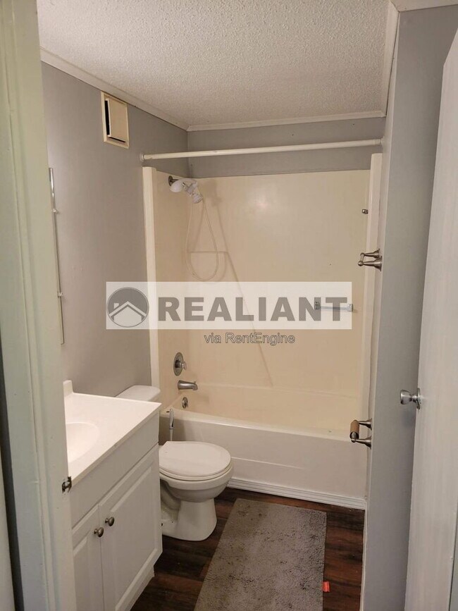 Building Photo - 505 Amhurst Dr