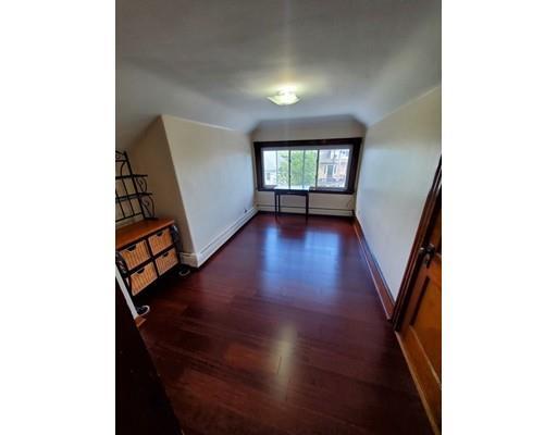 Primary Photo - 142 Winsor Ave