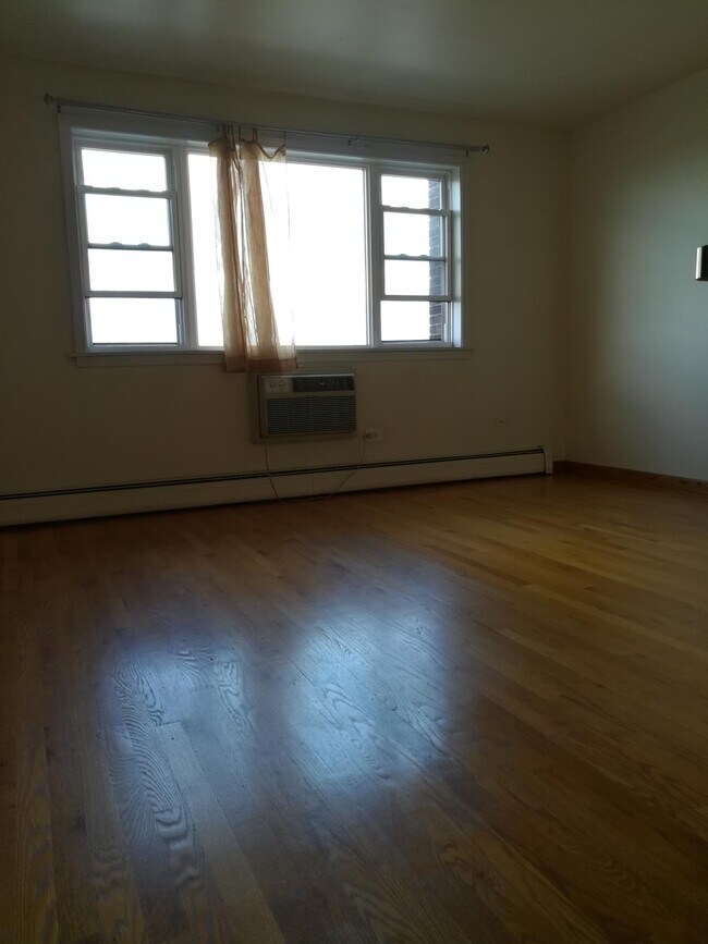 Foto del edificio - 4600 N Cumberland Ave