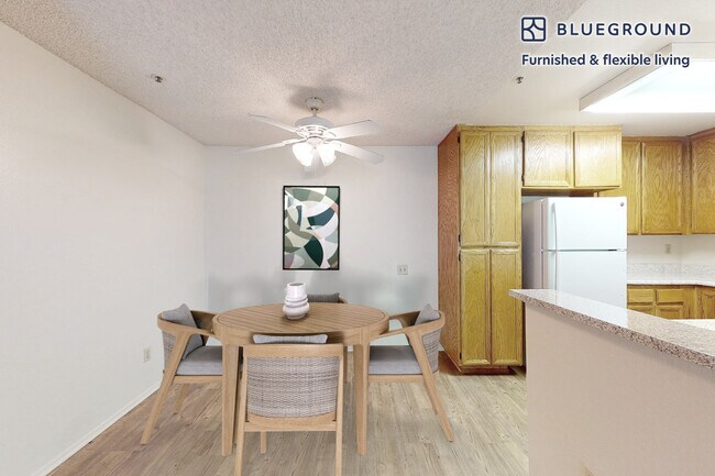 Foto del edificio - 5679 Amaya Dr