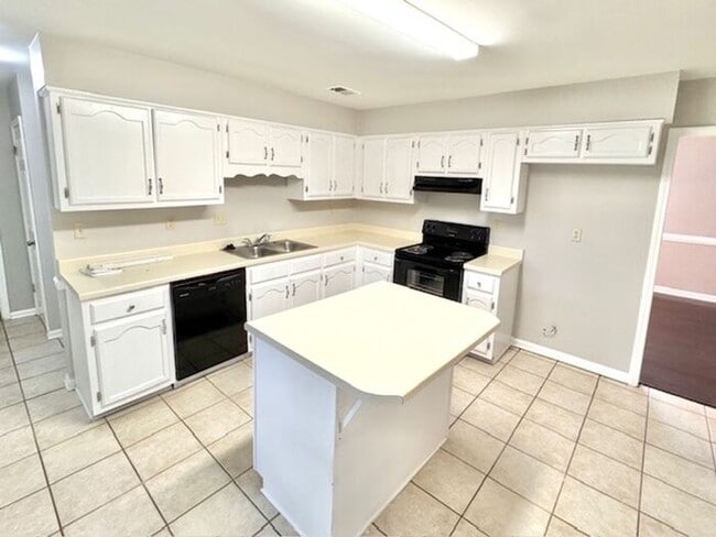 Building Photo - Now Leasing in Cordova, 4-Bedroom 2.5 Bath...