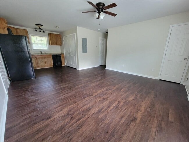 Building Photo - 9167 Bent Pine Ct NE