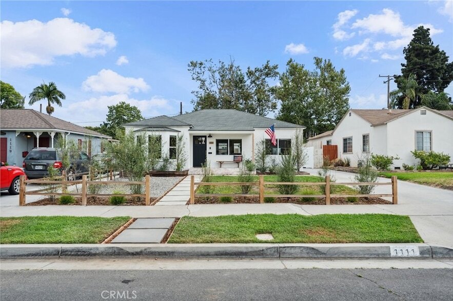 Primary Photo - 1111 W Maple Ave