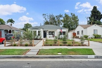 Building Photo - 1111 W Maple Ave