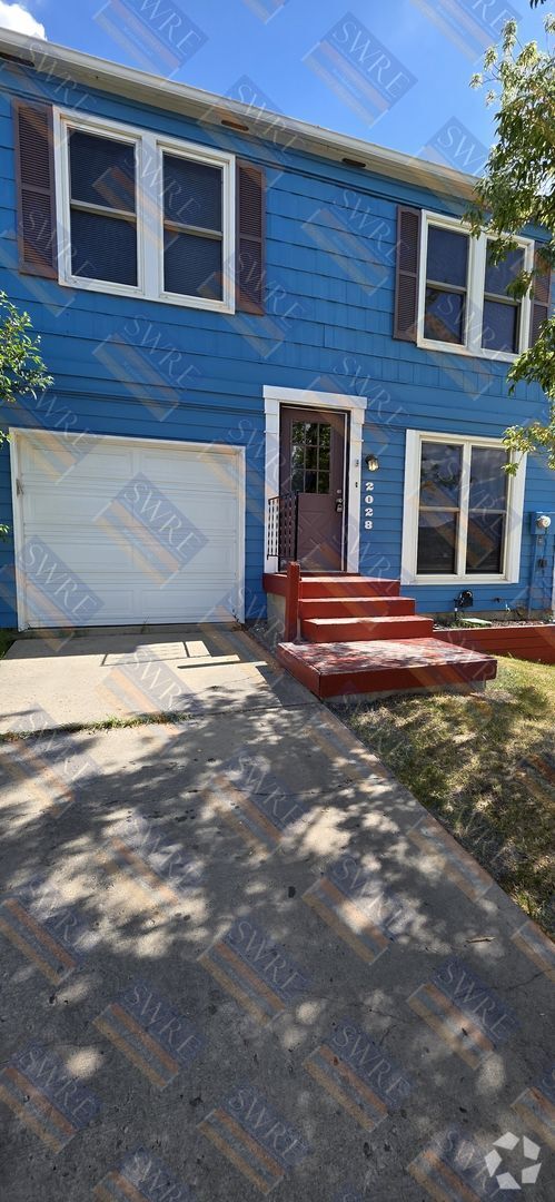 Building Photo - 2028 Arthur Ave