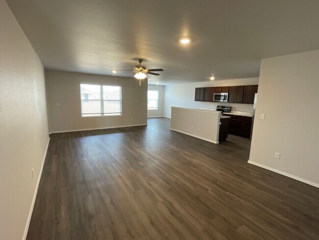 Foto del edificio - *Pre-leasing* NEW Three Bedroom | Two Bath...