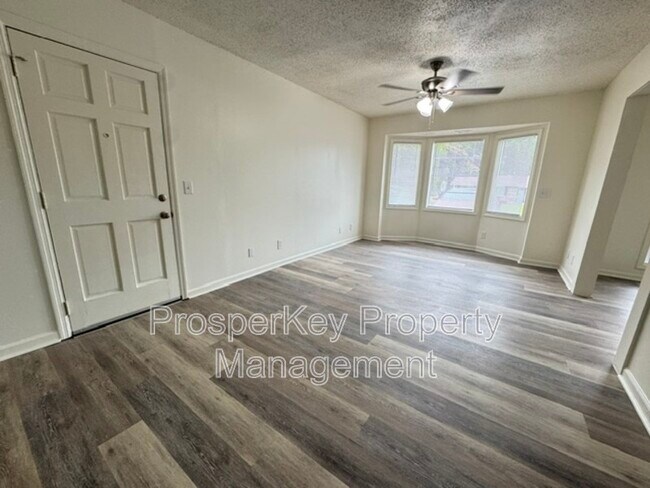 Building Photo - 6330 Newick Dr
