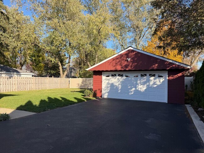 Foto del edificio - 53 N Main St