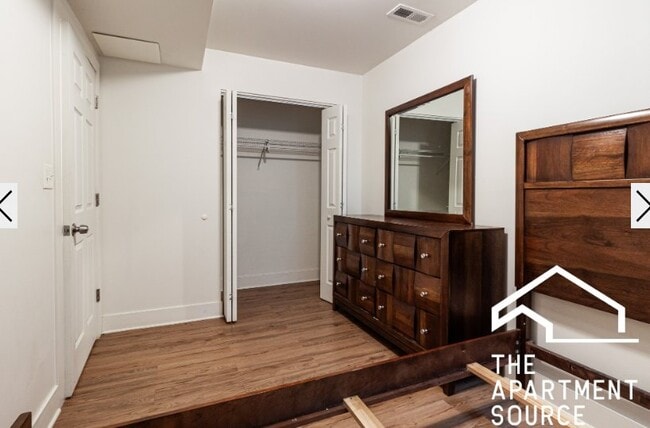 Building Photo - 908 W Belle Plaine Ave