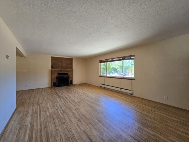 Building Photo - 512 Camino Solano