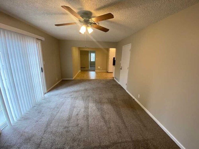 Foto del edificio - 1602 Oak Chase Ct
