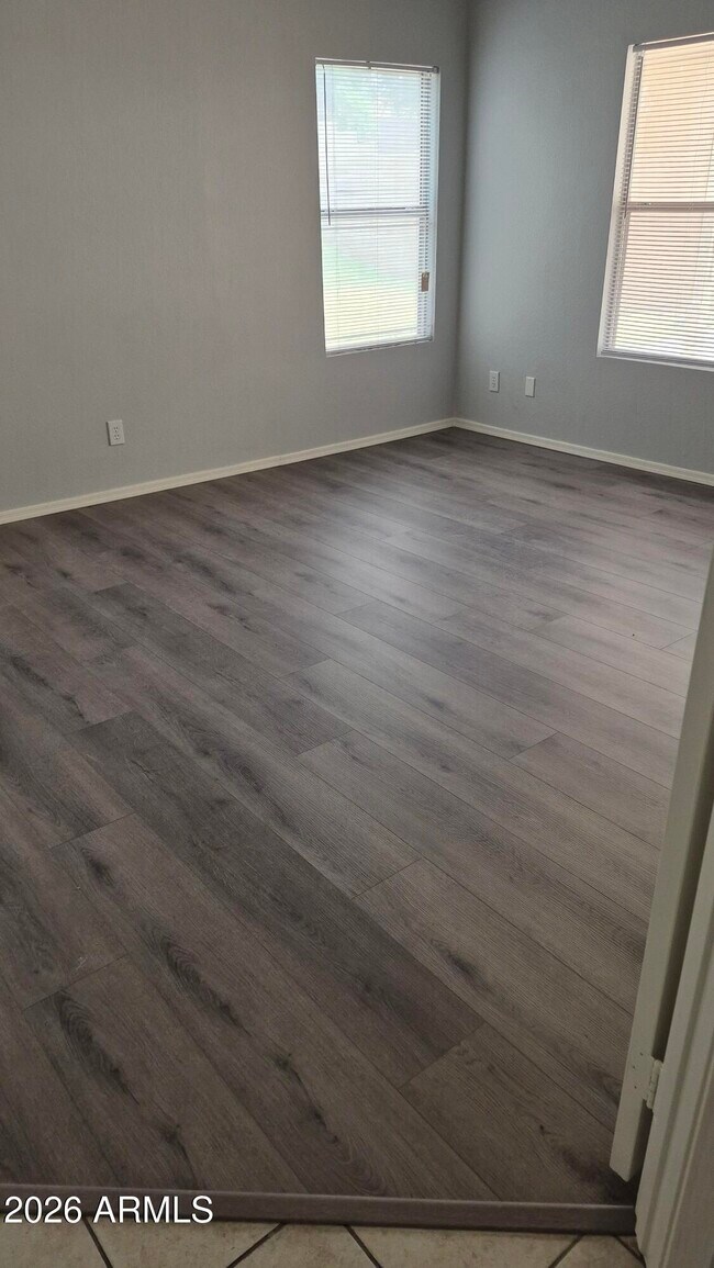 Foto del edificio - 12763 W Palm Ln