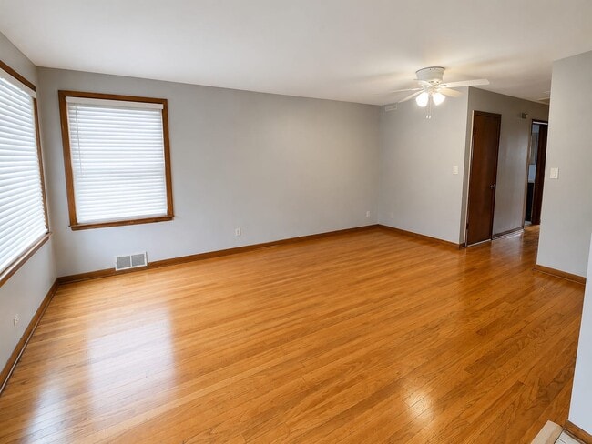 Sala de estar - 136 S Iowa Ave