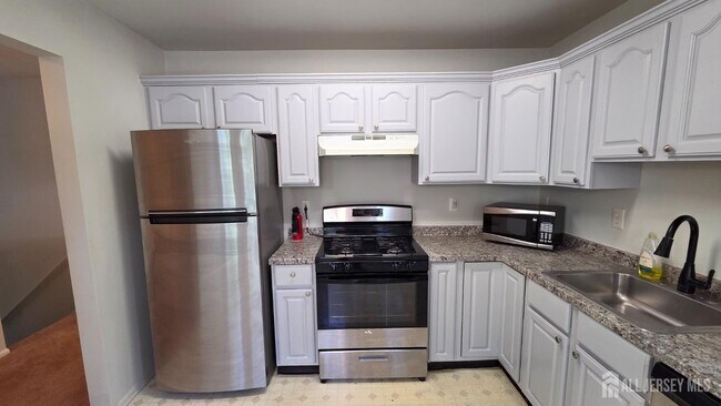 Foto del edificio - 602 Cypress Ln