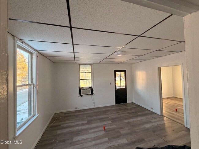 Foto del edificio - 253 Forest Ave