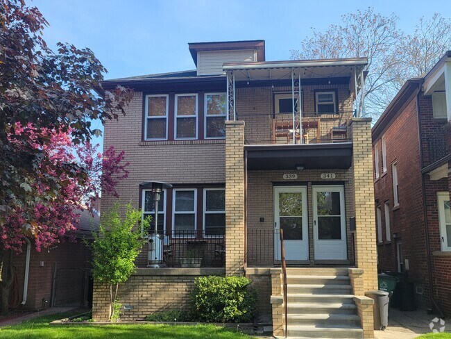 Building Photo - 339 E Breckenridge St