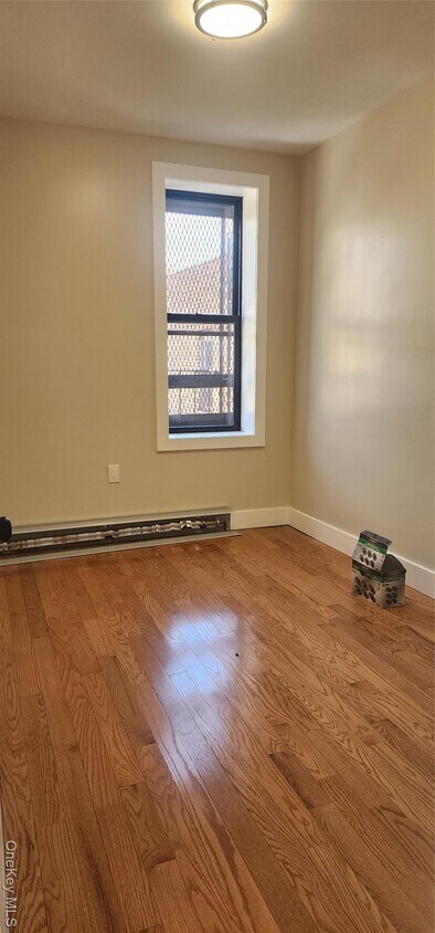 Foto del edificio - 106-47 Sutphin Blvd