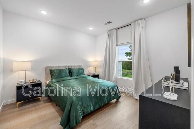 Foto del edificio - 4048 Parris Bridge Rd