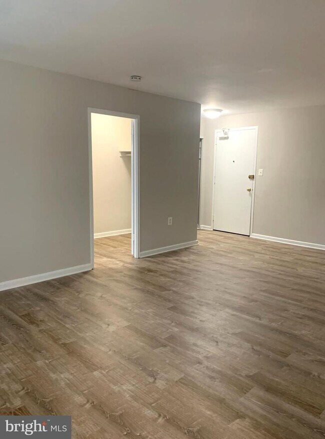 Foto del edificio - 1300 S Arlington Ridge Rd