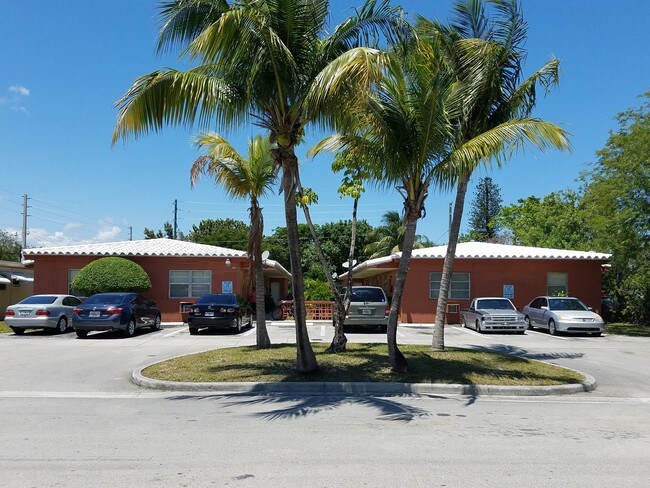 Foto del edificio - 1835-1845 NE 170th St