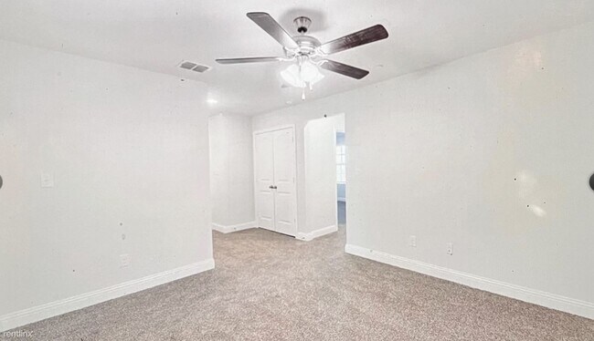 Foto del edificio - 3 br, 2.5 bath Townhome - 5540 Kilmer Drive