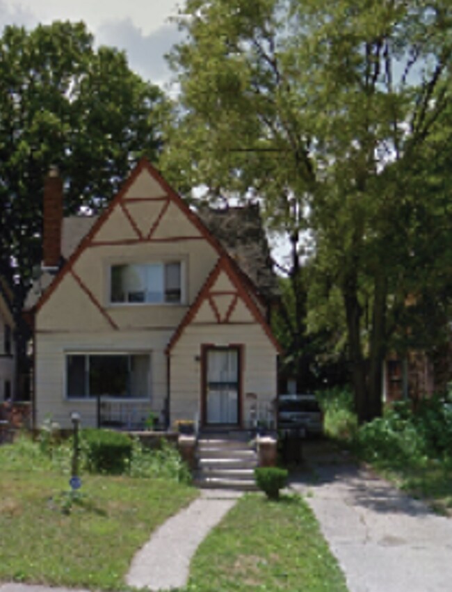 Building Photo - 14027 Montrose St