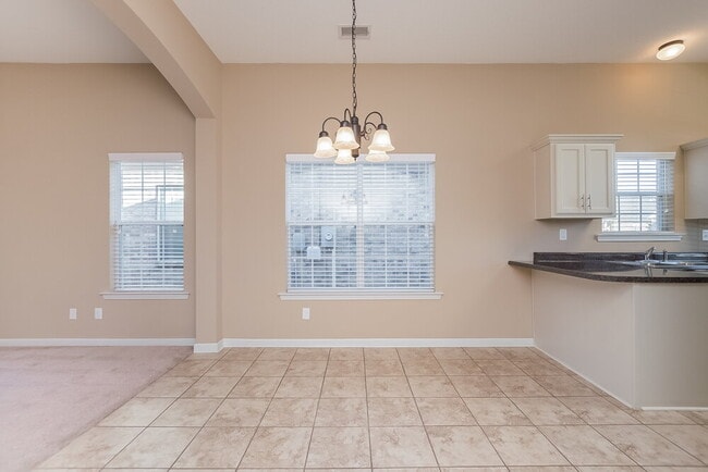 Foto del edificio - 7879 Ridgedale Dr