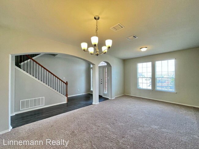 Building Photo - 5 br, 3 bath House - 1002 Hobby Road