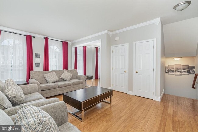 Foto del edificio - 204 Brook Meadow Dr