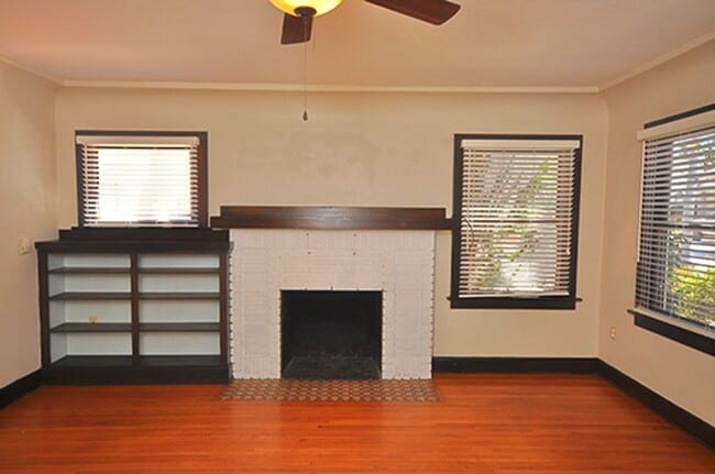 Building Photo - South Oceanside 2 Bedroom Home!!!