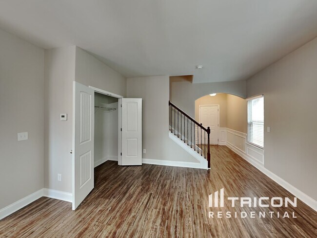 Foto del edificio - 120 Leland Ln