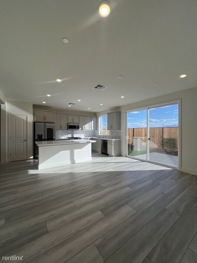 Building Photo - 4 br, 3 bath House - 1748 Jade Place