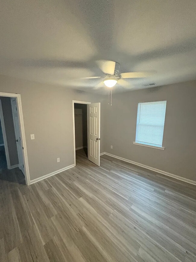 Photo - Room in Apartment on Pinedale Cir NW