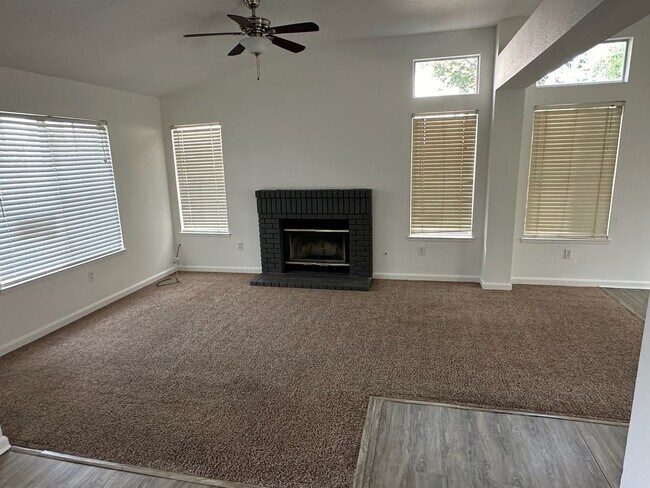 Foto del edificio - 5415 W Monte Vista Ave