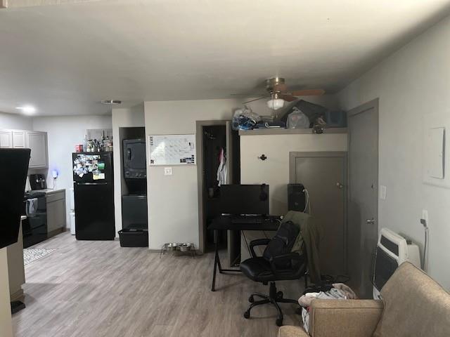 Foto del edificio - 1220.5 Knight St