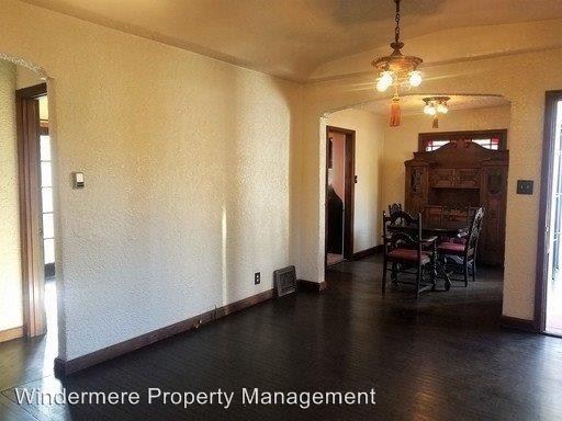 Building Photo - 2 br, 1 bath House - 606 CHESTER AVE.