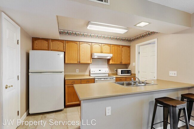 Building Photo - 1012 St Julien Dr