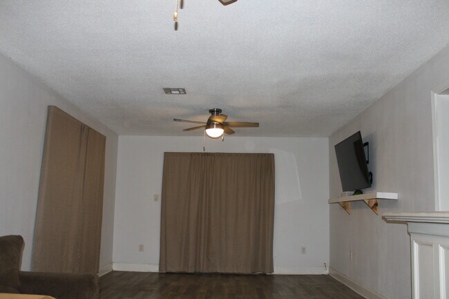 Foto del edificio - 9 Gerard Ct