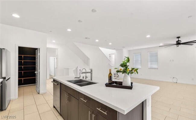 Foto del edificio - 11278 Kraft Mountain Ave