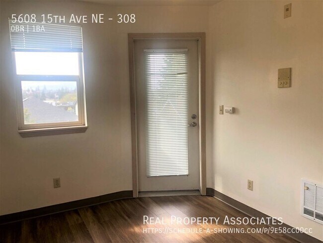 Foto del edificio - 5608 15th Ave NE