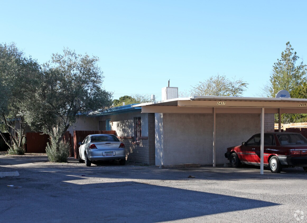 Foto del edificio - 2431-2441 N Fair Oaks Ave