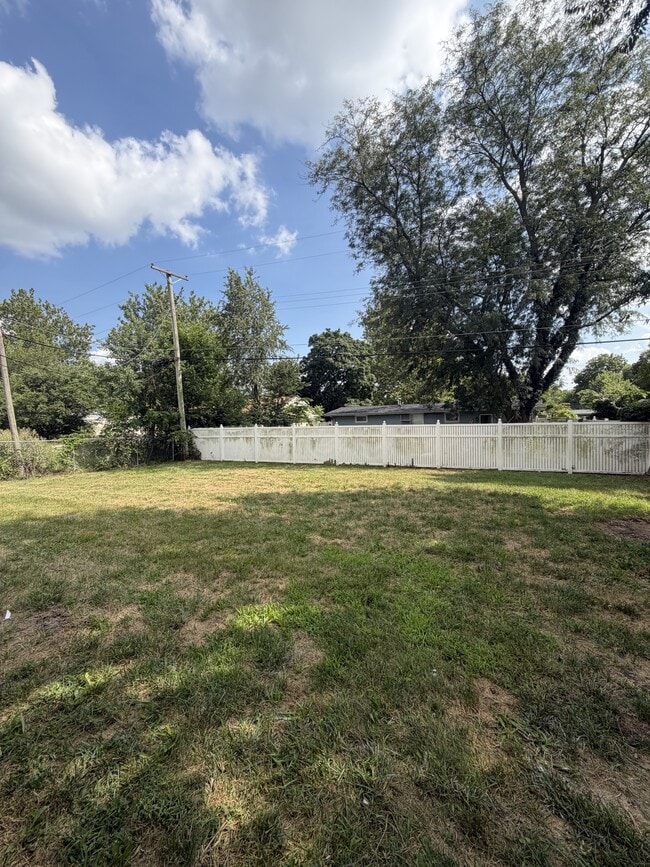 Building Photo - 1905 Cypress Dr
